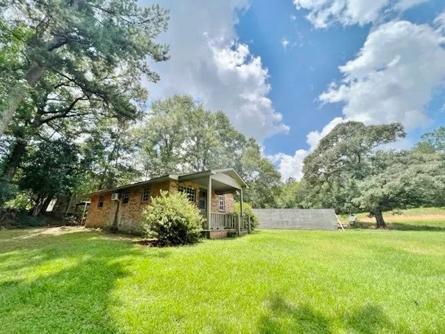 Duplex at 11 Rushing Rayborn Road | Tylertown, MS