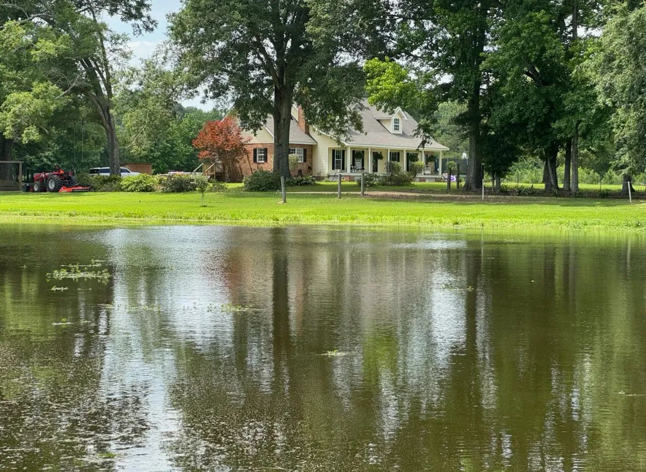 Beautiful 2 story/ Pond/ and 15acres/ Kokomo/ MS / Marion County 