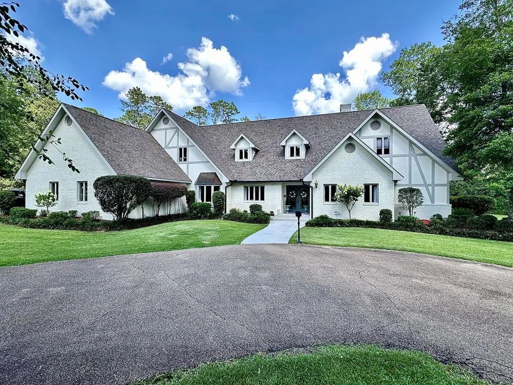 3000 Delaware Ave