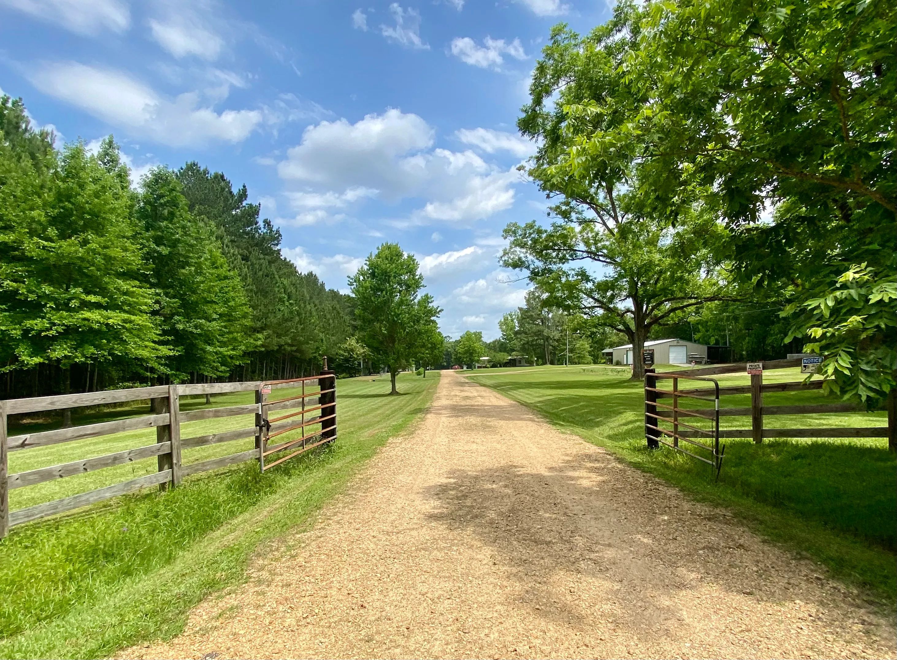 Mobile homes, pond/workshop/sheds on 6.45 acres/Jayess 