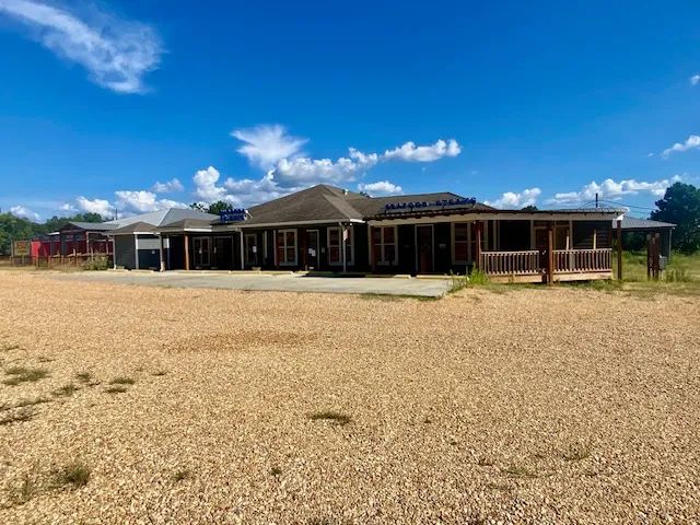Commercial Building on 2104 Airport Fernwood Rd | Fernwood, MS
