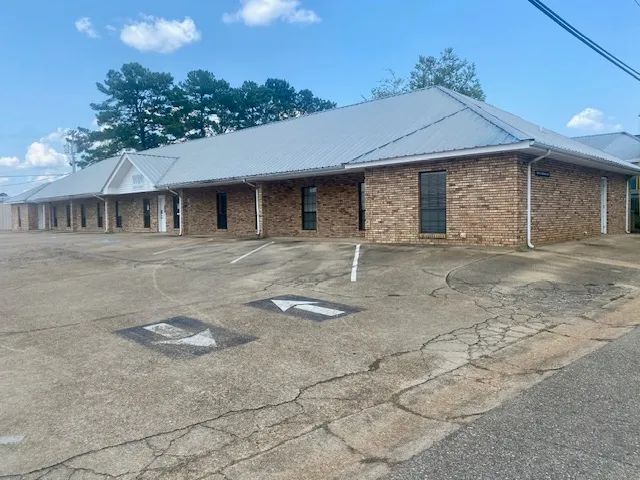 Commercial Building for Lease | McComb, MS