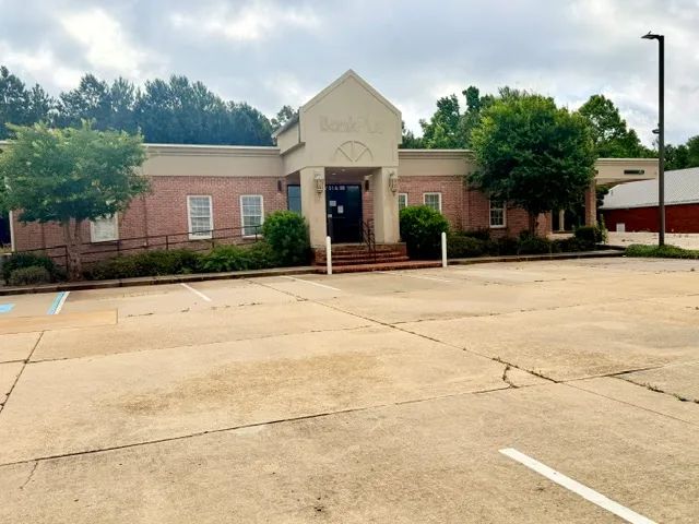 Commercial Building | McComb, MS