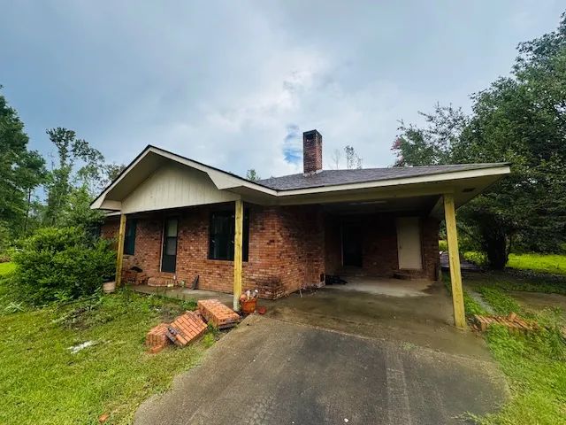 Brick home on 14 acres located on East Salem Rd/ Tylertown/ MS / 39667
